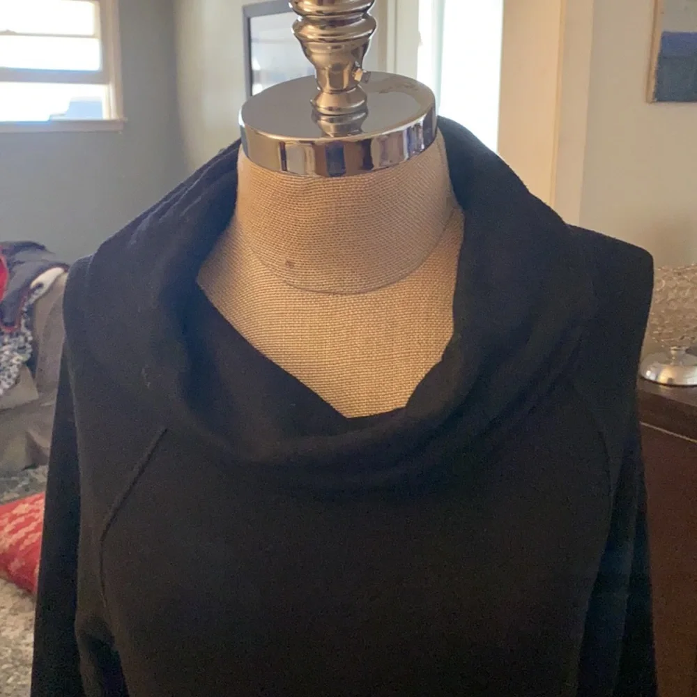 EVEREVE + Michael Stars from Neiman’s black jersey dress w/ hoodie. Made in USA - Picture 5 of 15